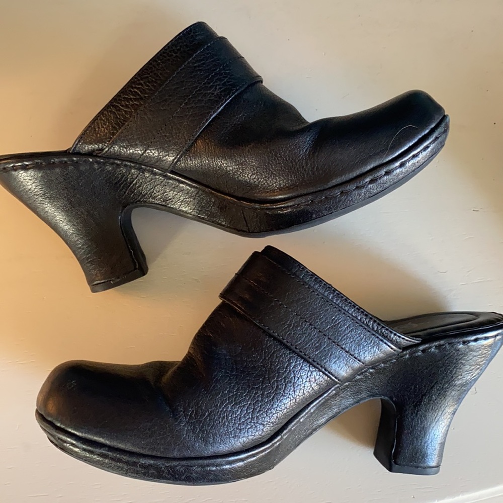 Barn Crown Black clogs. - Picture 2 of 7